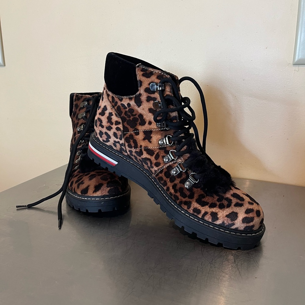 Tommy Hilfiger Leopard Lace-Up Boots NIB